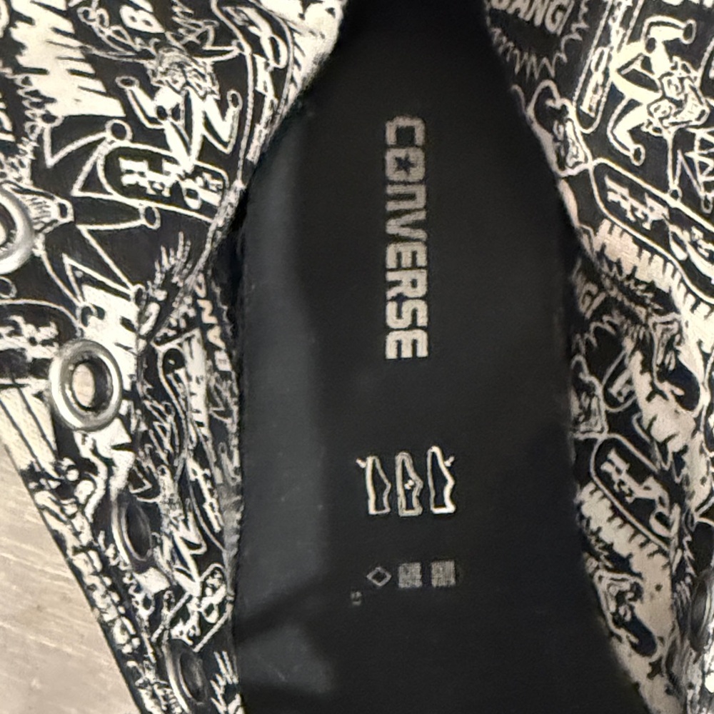 Converse Black and White Graphic high tops - Picture 4 of 12